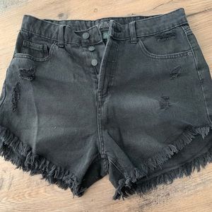 Woman’s Size 6 High waisted black denim mom shorts